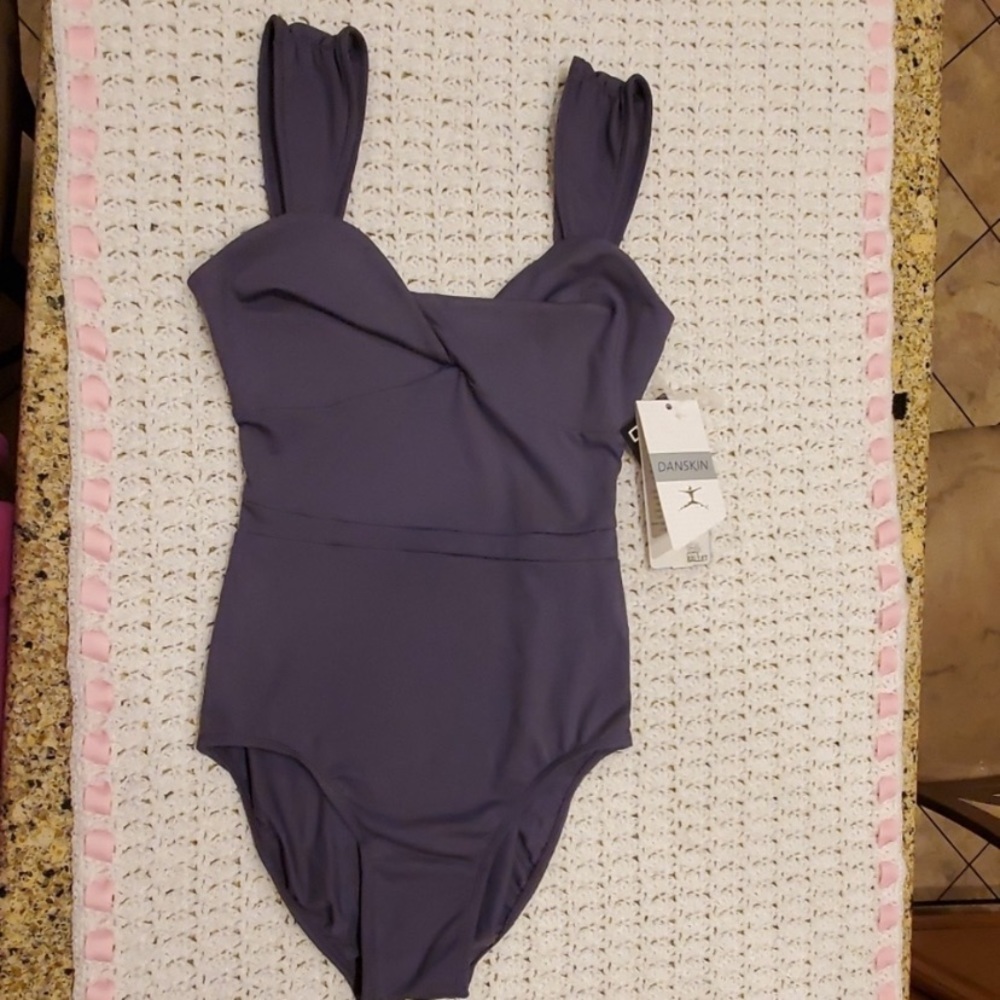 Danskin ladies bodysuit. NWT. Sz S/P (4-6)